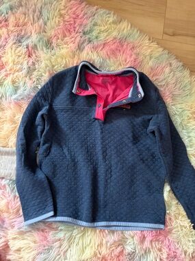 Vineyard Vines Kids blue/Hot Pink Quilted sweatshirt